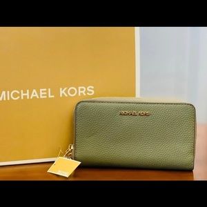 Brand New Michael Kors Wallet